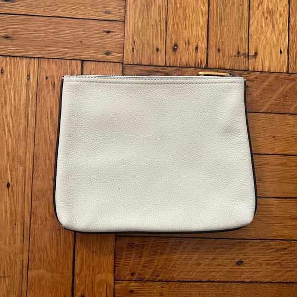 NWT Gucci Logo Pouch $750 - Picture 2 of 6